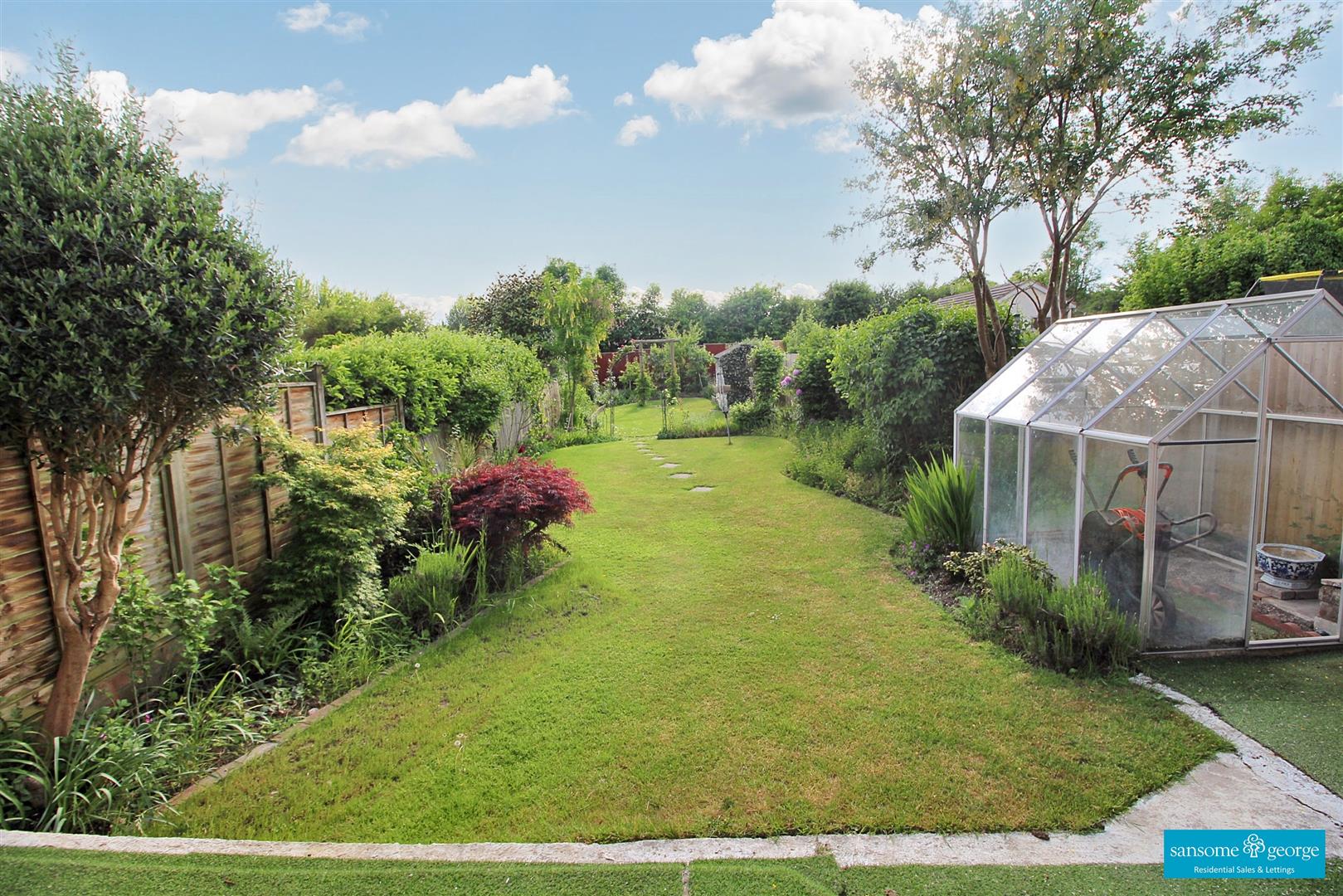 3 bed property in Honey End Lane, Reading
